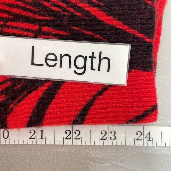 J.A. Higgins Sweater Crew Neck Lambswool Floral Red Black Size Medium M - Picture 13 of 15